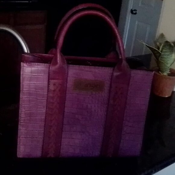 NWT Wrangler Medium Tote Bag Designer Satchel Handbag, Top-handle, Strap, Purple - Picture 4 of 7